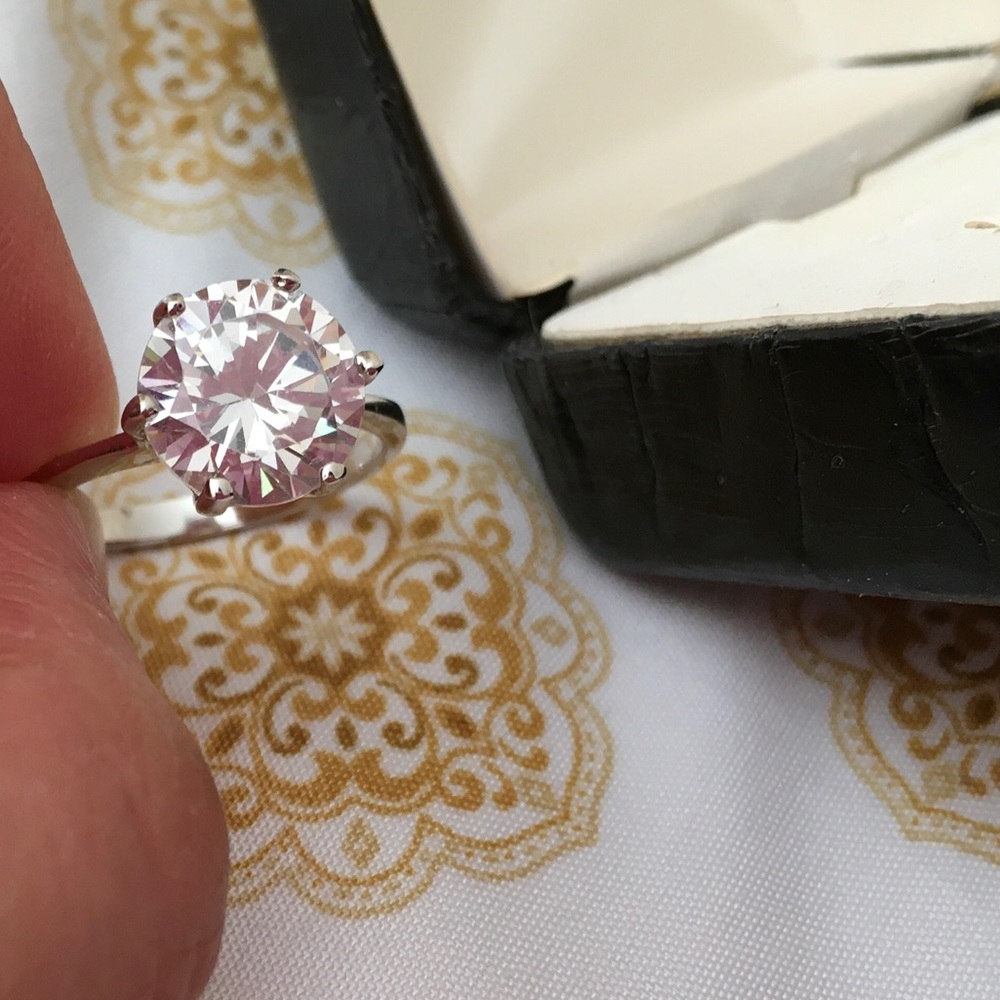 Cubic Zirconia Ring Fashion Wedding Ring Size 9 NIB